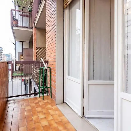 Italianflat - Tolstoi M4 - Large 1 Bedroom Balcony Apartment *