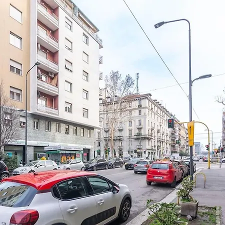 Italianflat - Tolstoi M4 - Large 1 Bedroom Balcony Apartment *