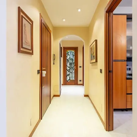 Italianflat - Tolstoi M4 - Large 1 Bedroom Balcony Apartment Mailand