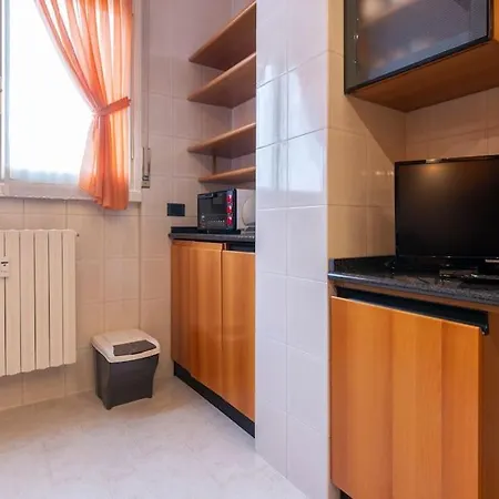 Italianflat - Tolstoi M4 - Large 1 Bedroom Balcony Apartment Mailand